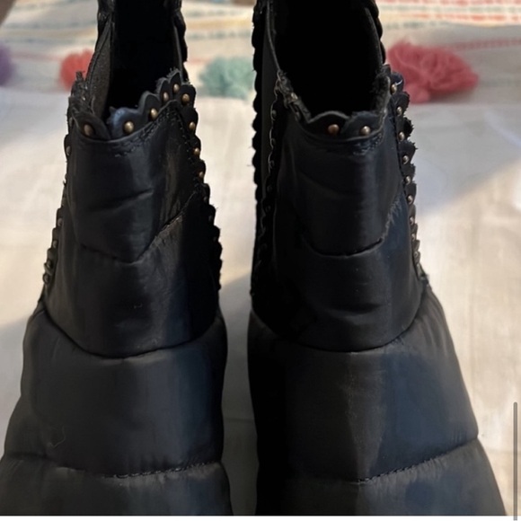 Free People Atlas Puffer Chelsea Black Booties Size 38.5 - Picture 7 of 13